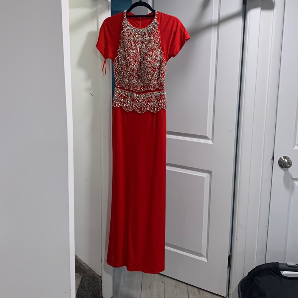 Beautiful prom/evening gown